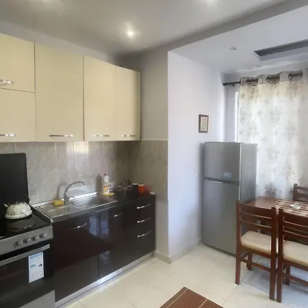 E&b Cosy Τίρανα